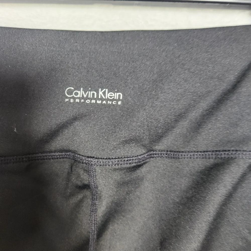 Calvin Klein Performance Wick  YOGA Leggings Joggers Size Medium NWOT